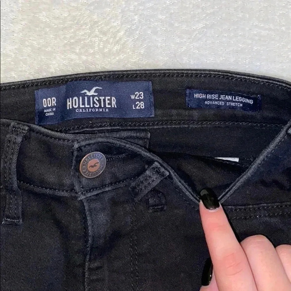 Hollister Ripped Jeans - Picture 2 of 6